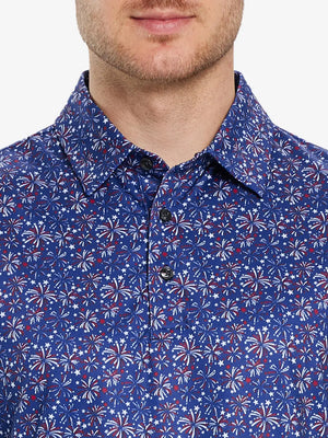 The navy blue polo shirt with fireworks pattern shows strong patriotic feelings and festive atmosphere, especially suitable for holiday golf events.